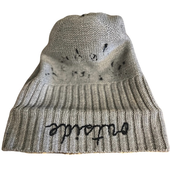 Kate Spade Baby It’s Cold Outside Gray Black Pom Winter Beanie Hat EUC HTF Viral - Picture 6 of 8